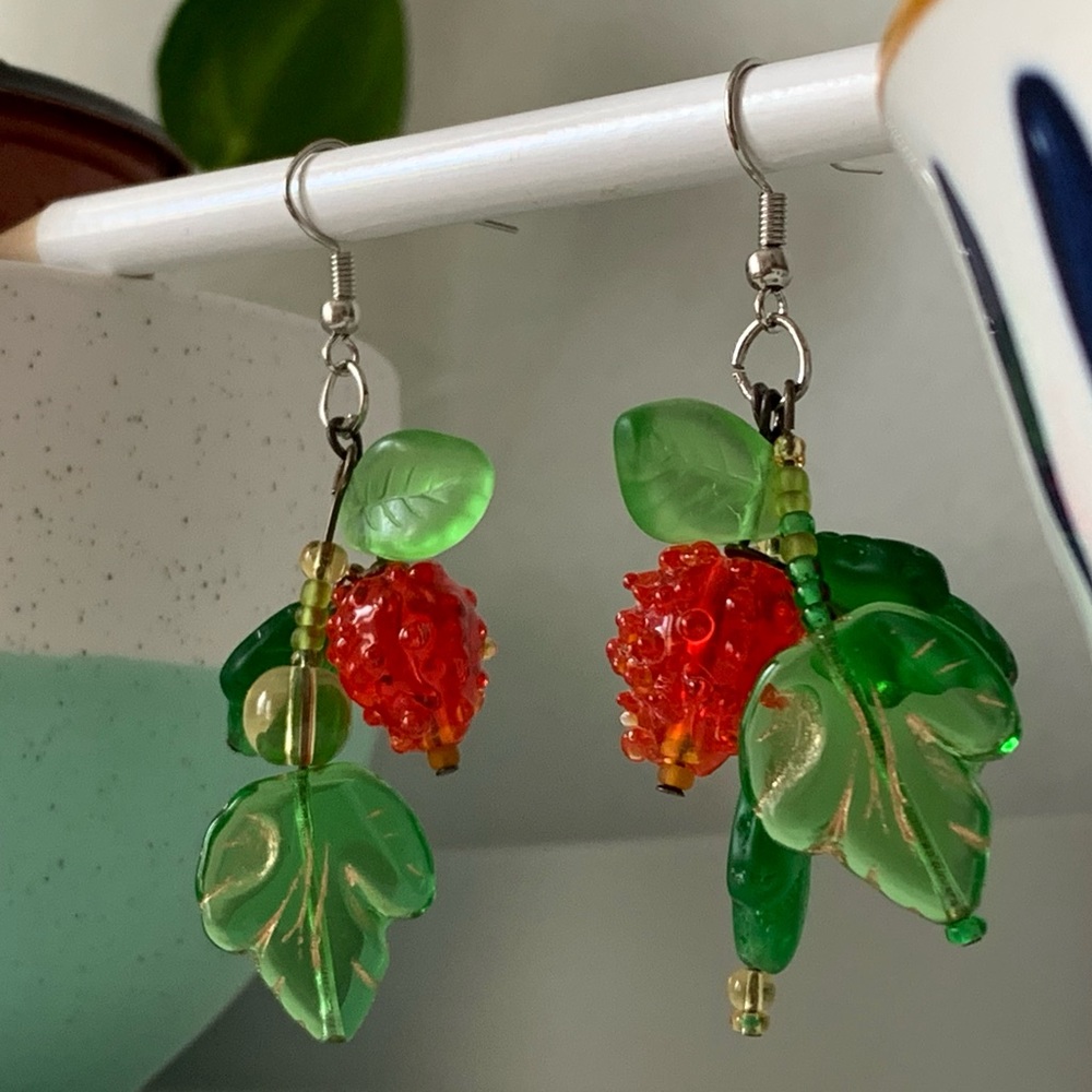 Leafy strawberry lampwork earrings glass beads berries with leaves dangling
